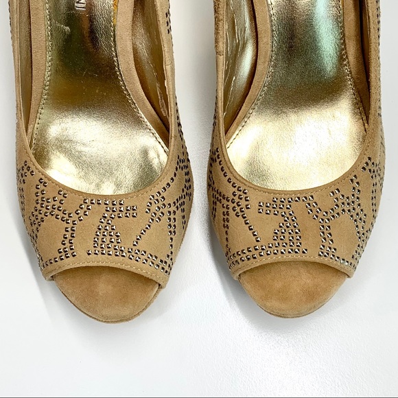 2/$50 - Antonio Menali Nude Leather w/Studs Pumps - Picture 12 of 16